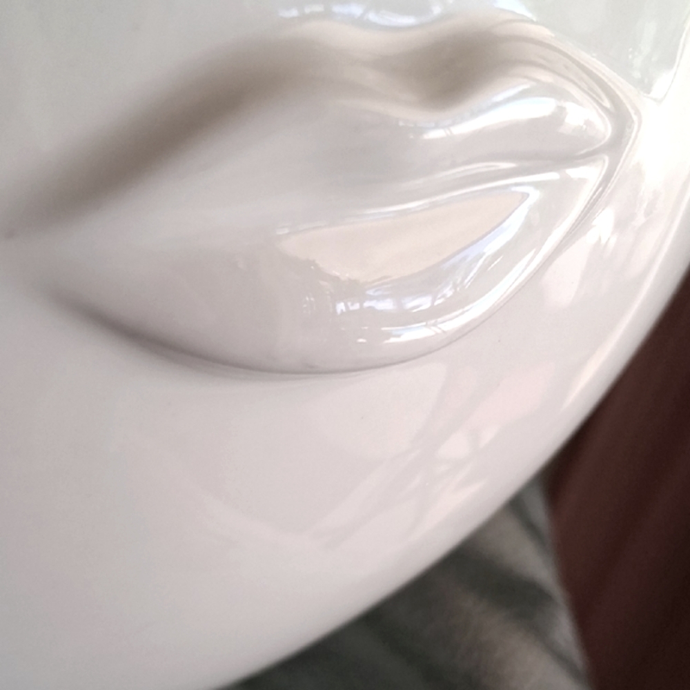 Jonathan Adler White Ceramic Bowl with Lip Design. Muse By: Jonathan Adler Gala. - Picture 10 of 15